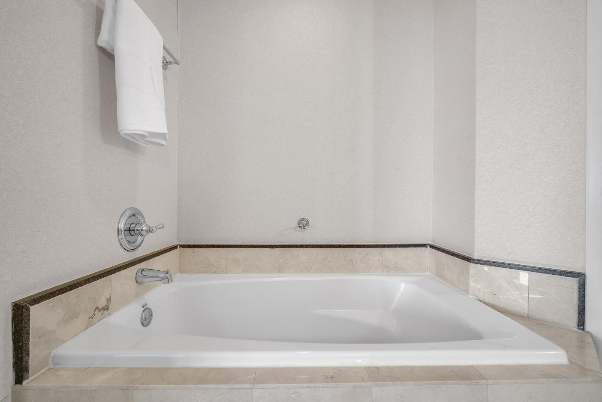 Trump Intl 2 Bedroom Apartment 1600 Sqf Ocean Front 迈阿密海滩 外观 照片